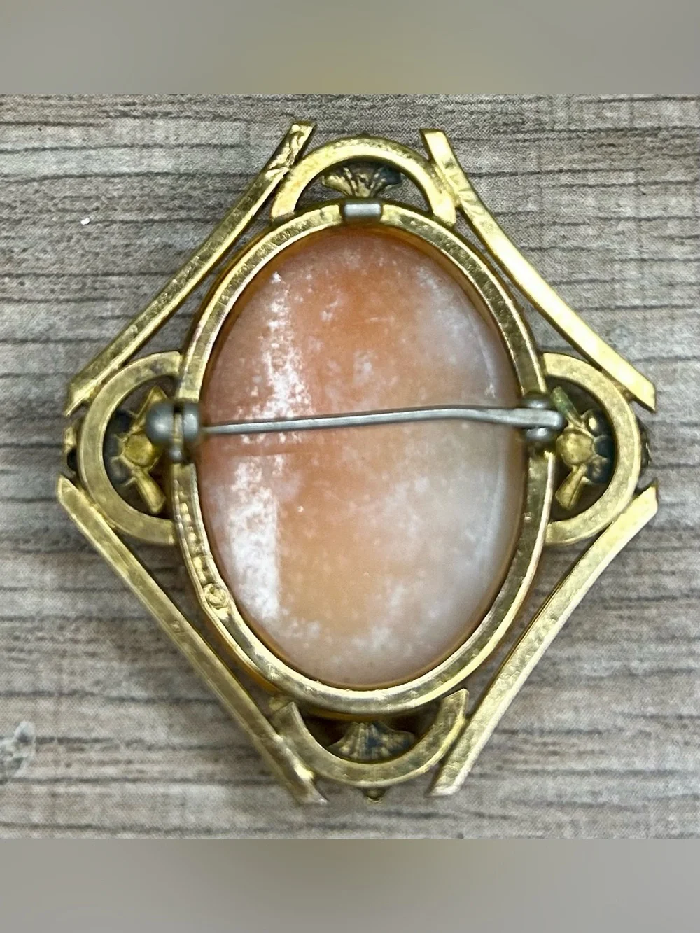 Vintage 12k G.F Carved Shell Cameo Brooch in Ivory 1/20 12.G.F Stamped. 1910-30s